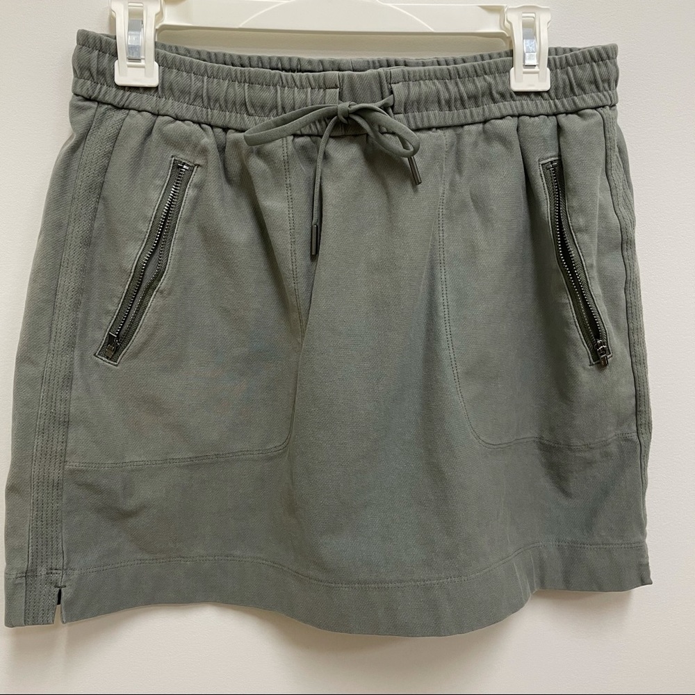 Athleta mini skirt green size 6